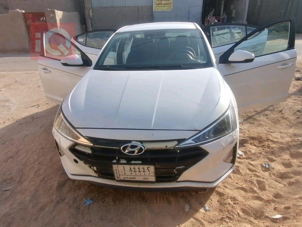 هیوندای ئەلەنترا